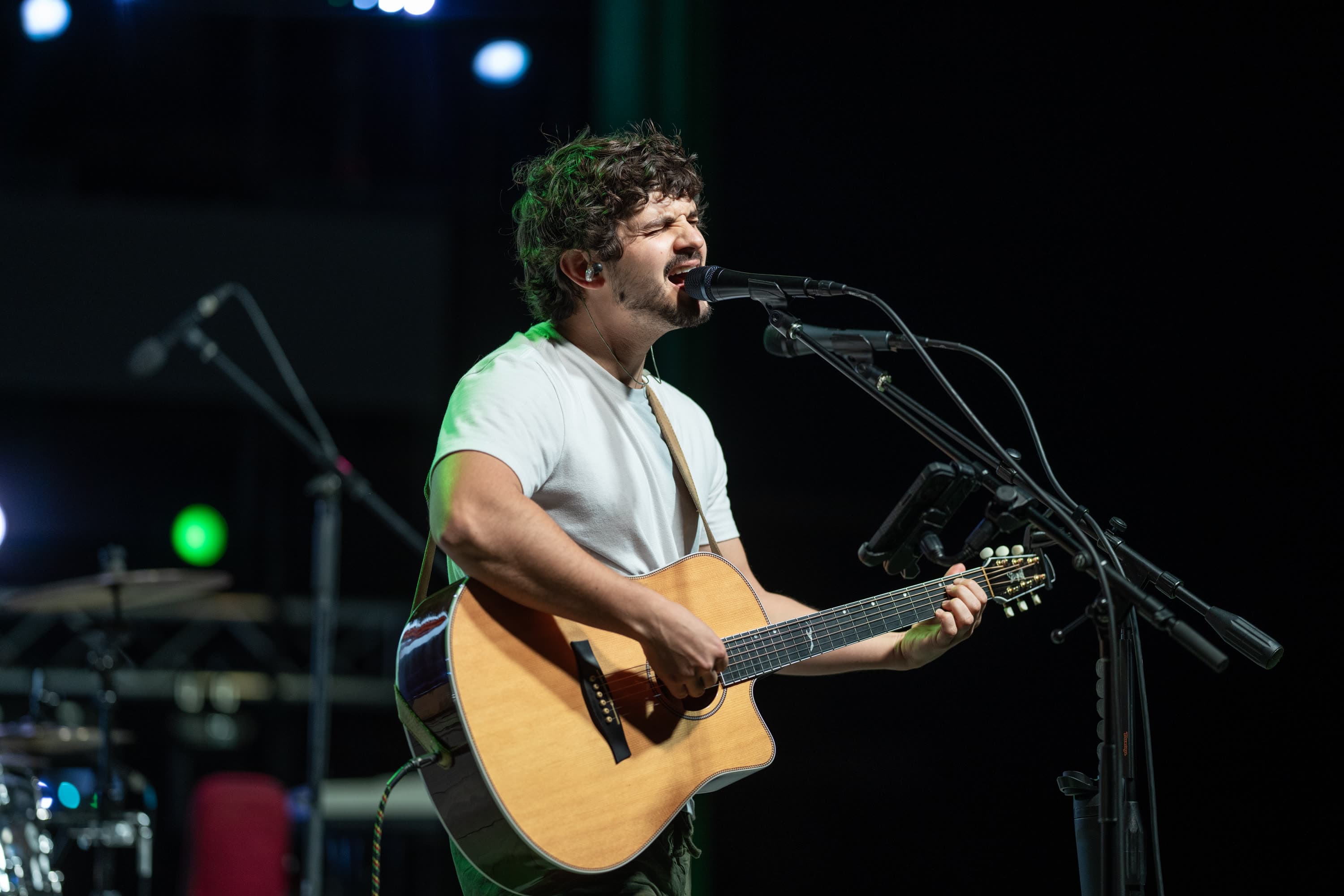 Live Performance - Spotlight